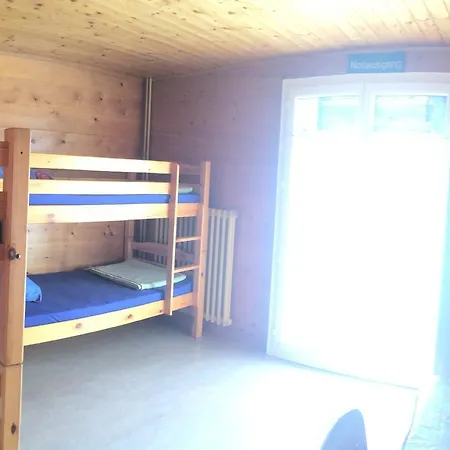 Gruppenhaus Rosy Hostel *